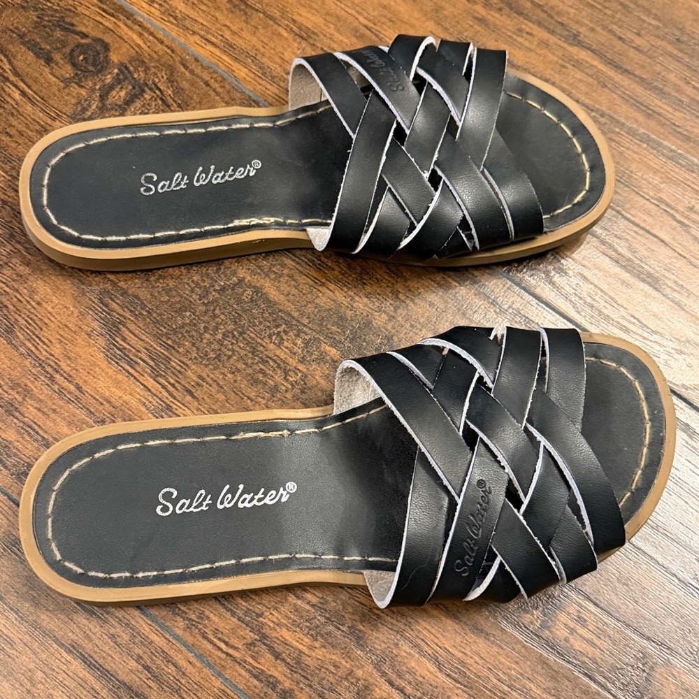 Women's Sandals, SaltWater Retro Slides, size 7, black (BL) - Picture 4 of 5